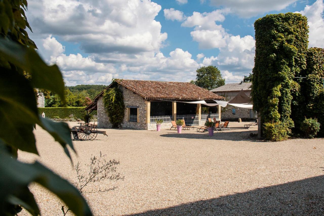 Gites Du Chateau De Panisseau Thenac  Exterior photo