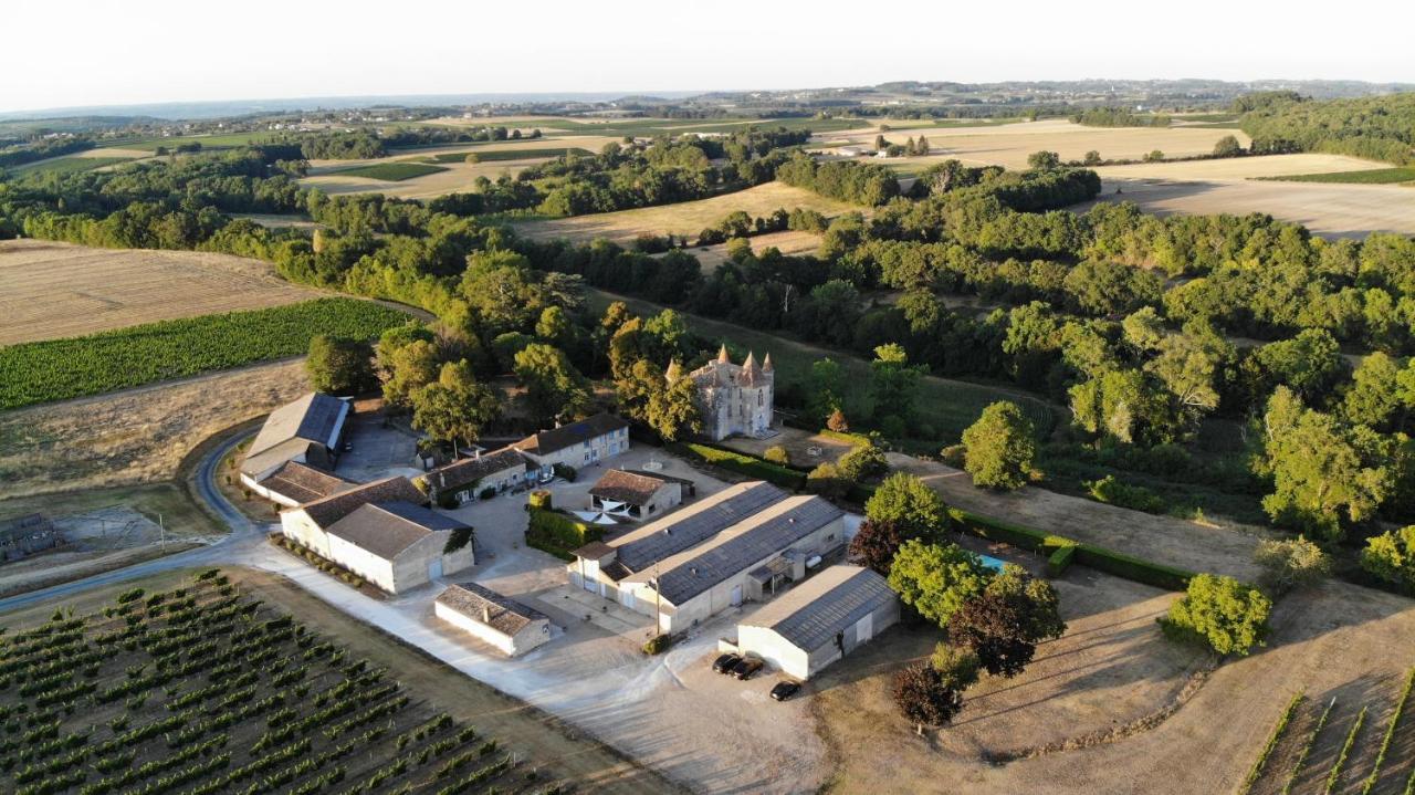 Gites Du Chateau De Panisseau Thenac  Exterior photo